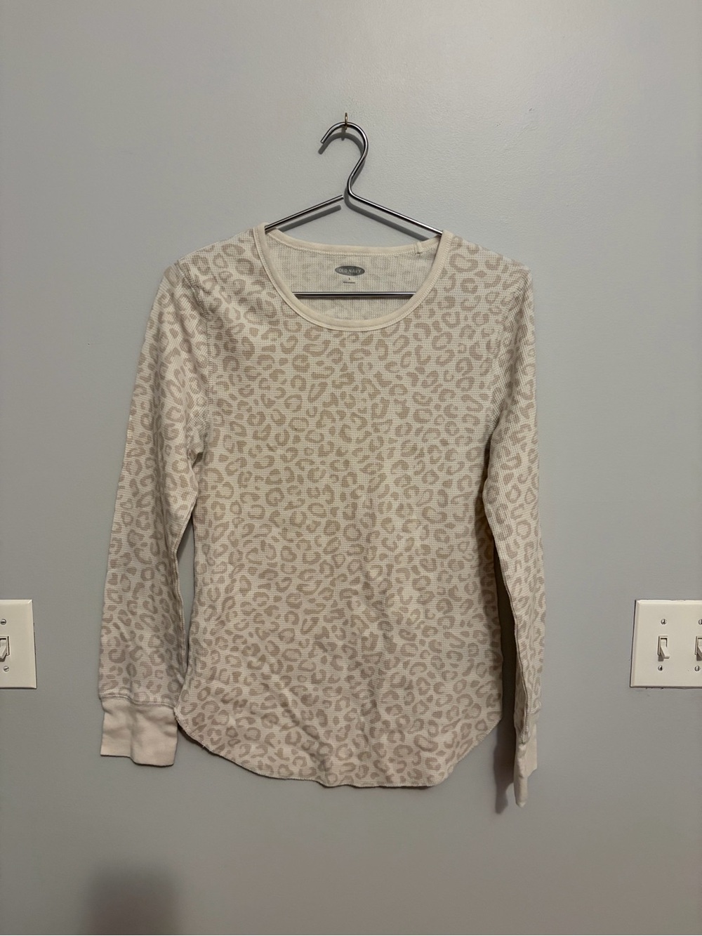 Old Navy Long-Sleeve Leopard Print pajama Top
